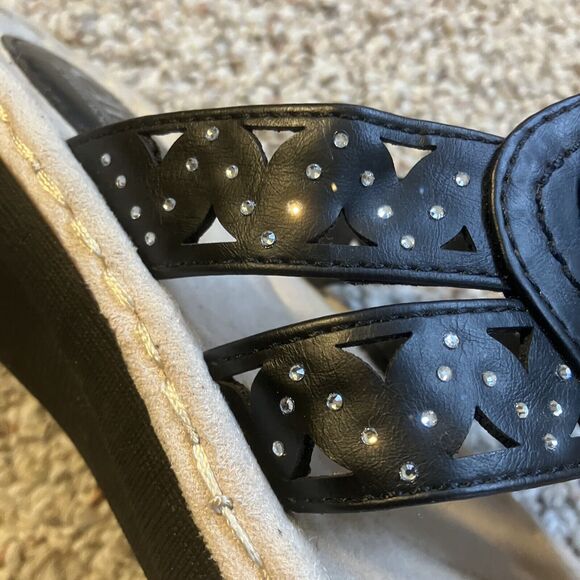 Cliffs by White Mountain Cynthia Sandals Size 10 M Slide On Black Floral Studded - Picture 5 of 11